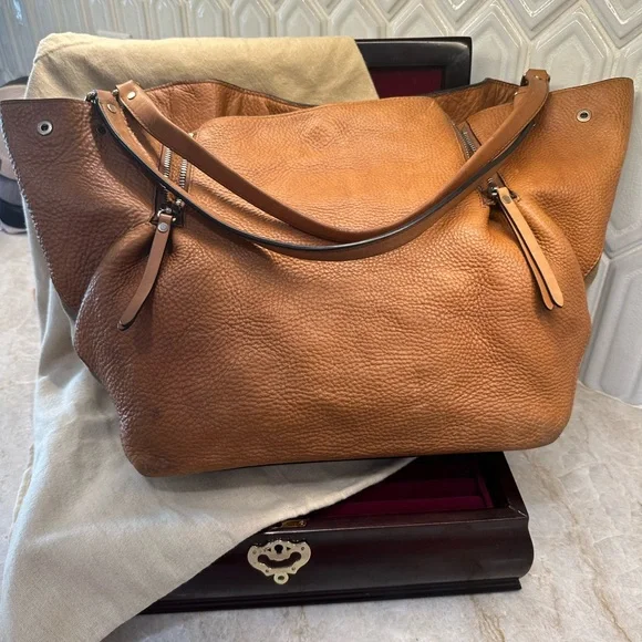 Burberry Maidstone Tote Tan Leather Shoulder Bag - Picture 7 of 16